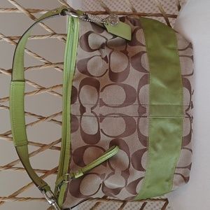 ⭐️2 for $30⭐️ Coach Green Signature C Shoulder Tote Handbag F13581
